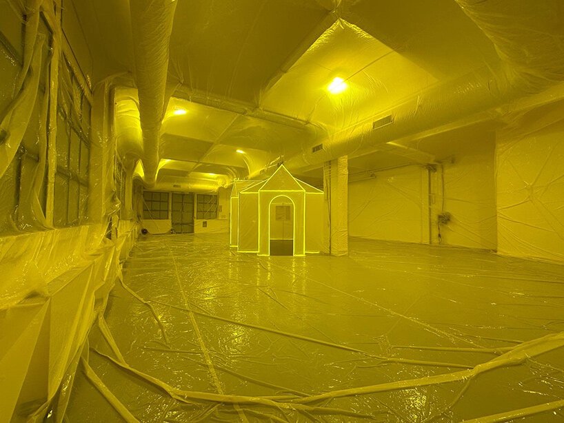 Penique Productions: Algıyı Dönüştüren Nefes Alan Mimarlık