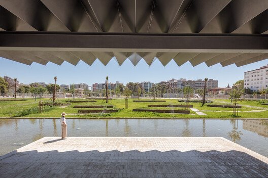 Zaragoza'nın Betondan Nefesi: Pignatelli Şehir Parkı Dönüşümü