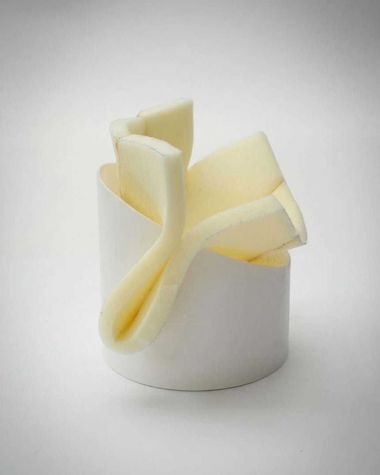 Keiji Takeuchi ve Aru'dan Estetik ve Sürdürülebilir Ahşap Kapı Kolları