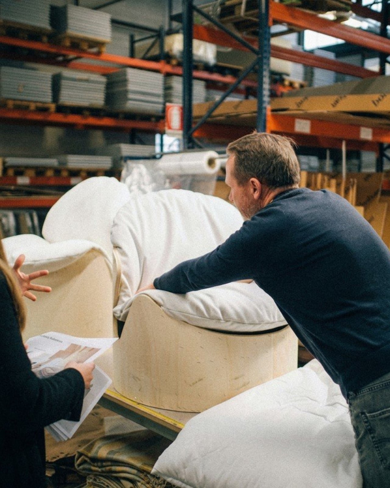 Raw-Edges'tan Ezber Bozan Sandalye: Sıfır Sabitleme, Yüksek Estetik