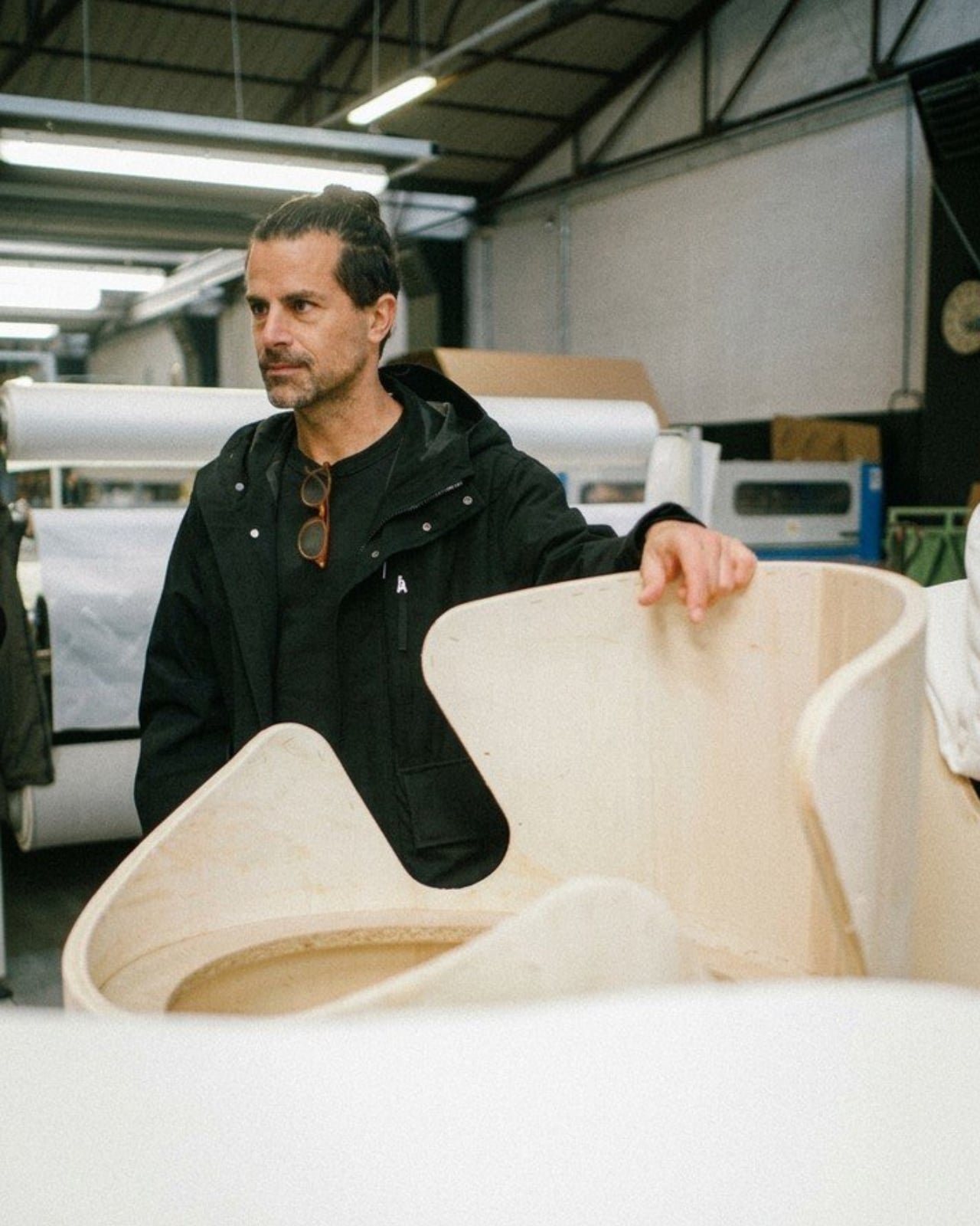 Raw-Edges'tan Ezber Bozan Sandalye: Sıfır Sabitleme, Yüksek Estetik