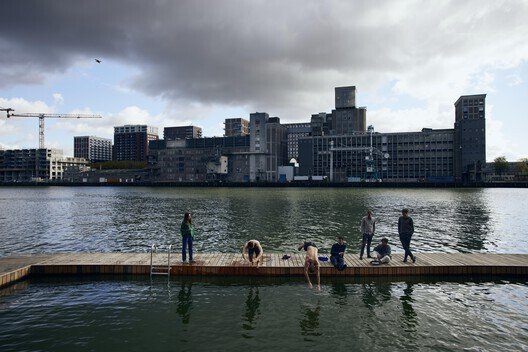 Rotterdam'ın Suya Direnen Mimarisi: İki Cesur Yaklaşım
