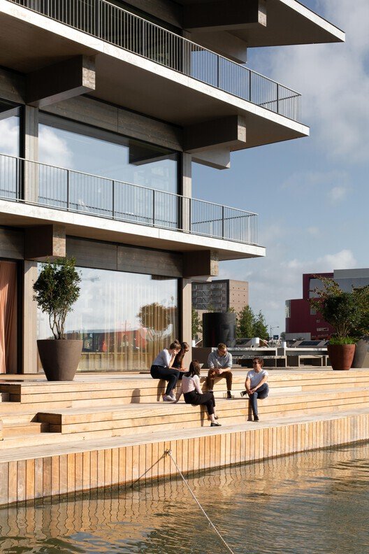 Rotterdam'ın Suya Direnen Mimarisi: İki Cesur Yaklaşım