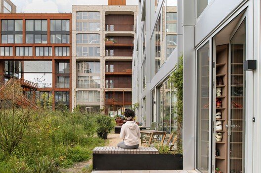 Rotterdam'ın Suya Direnen Mimarisi: İki Cesur Yaklaşım