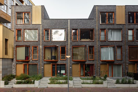 Rotterdam'ın Suya Direnen Mimarisi: İki Cesur Yaklaşım