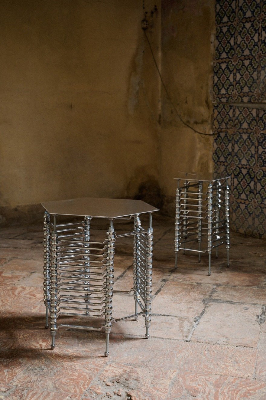 Anahtar Büyüsü: İyo Hasegawa'nın Endüstriyel Mobilya Sanatı