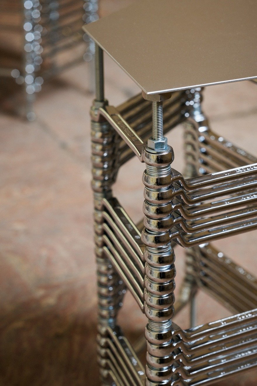 Anahtar Büyüsü: İyo Hasegawa'nın Endüstriyel Mobilya Sanatı