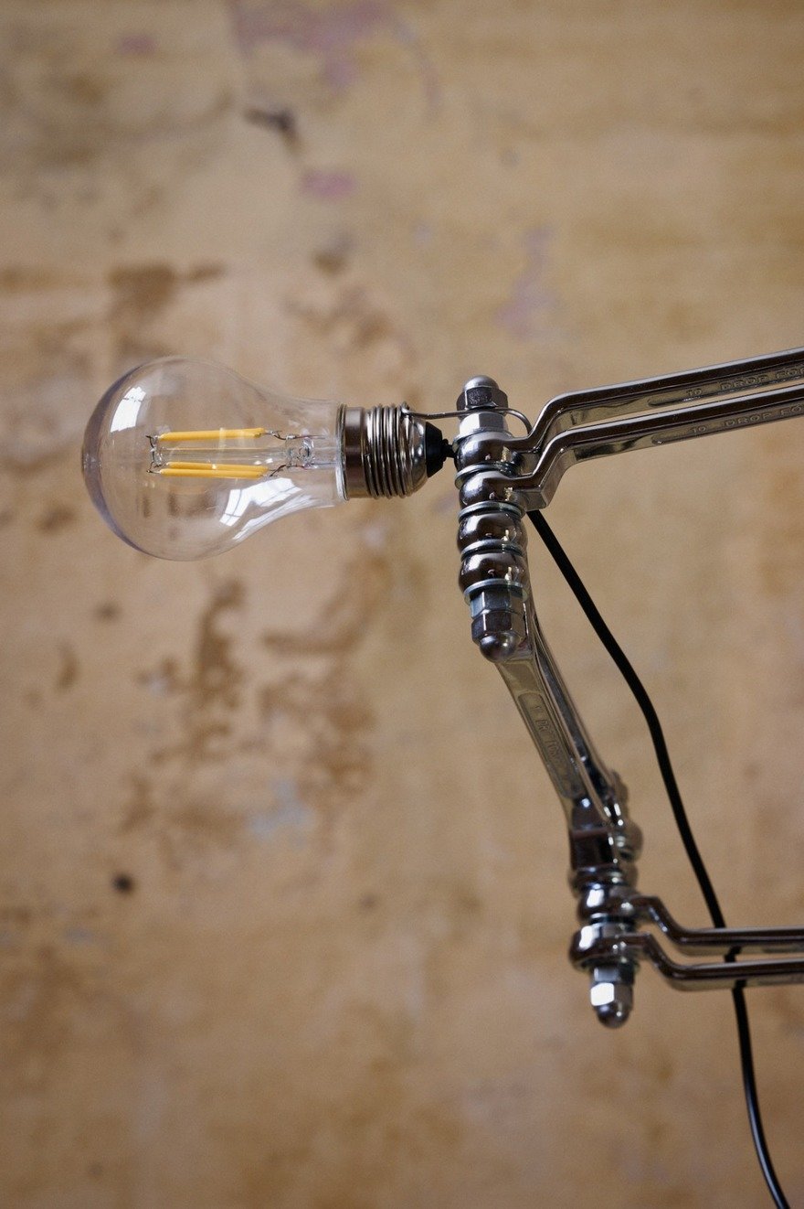 Anahtar Büyüsü: İyo Hasegawa'nın Endüstriyel Mobilya Sanatı