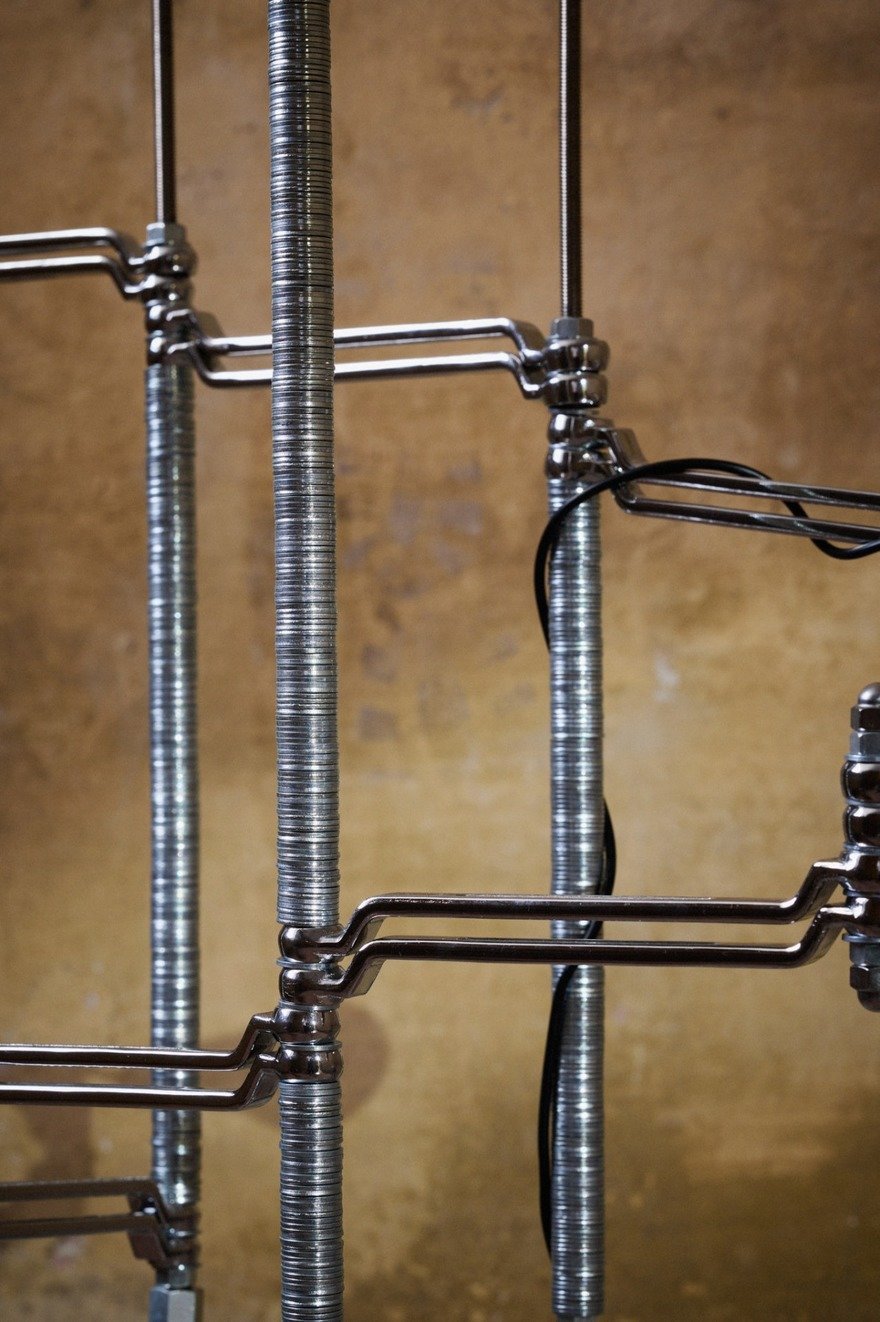 Anahtar Büyüsü: İyo Hasegawa'nın Endüstriyel Mobilya Sanatı