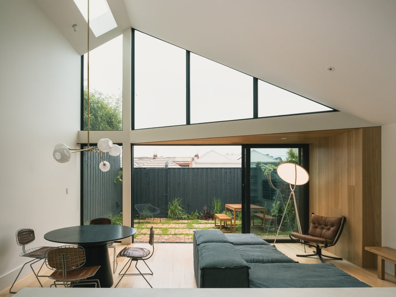 Melbourne'un Mirası, İçten Genişleyen Çağdaş Bir Vaha: Abbie Abbotsford