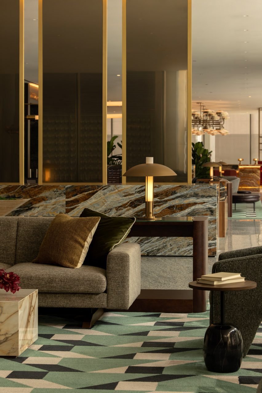 The Bell: Ste Marie'den Chicago'ya Mid-Century Ruhlu Kurumsal Bir Dokunuş