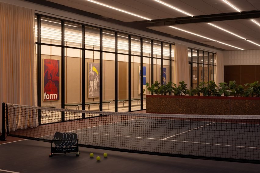 The Bell: Ste Marie'den Chicago'ya Mid-Century Ruhlu Kurumsal Bir Dokunuş