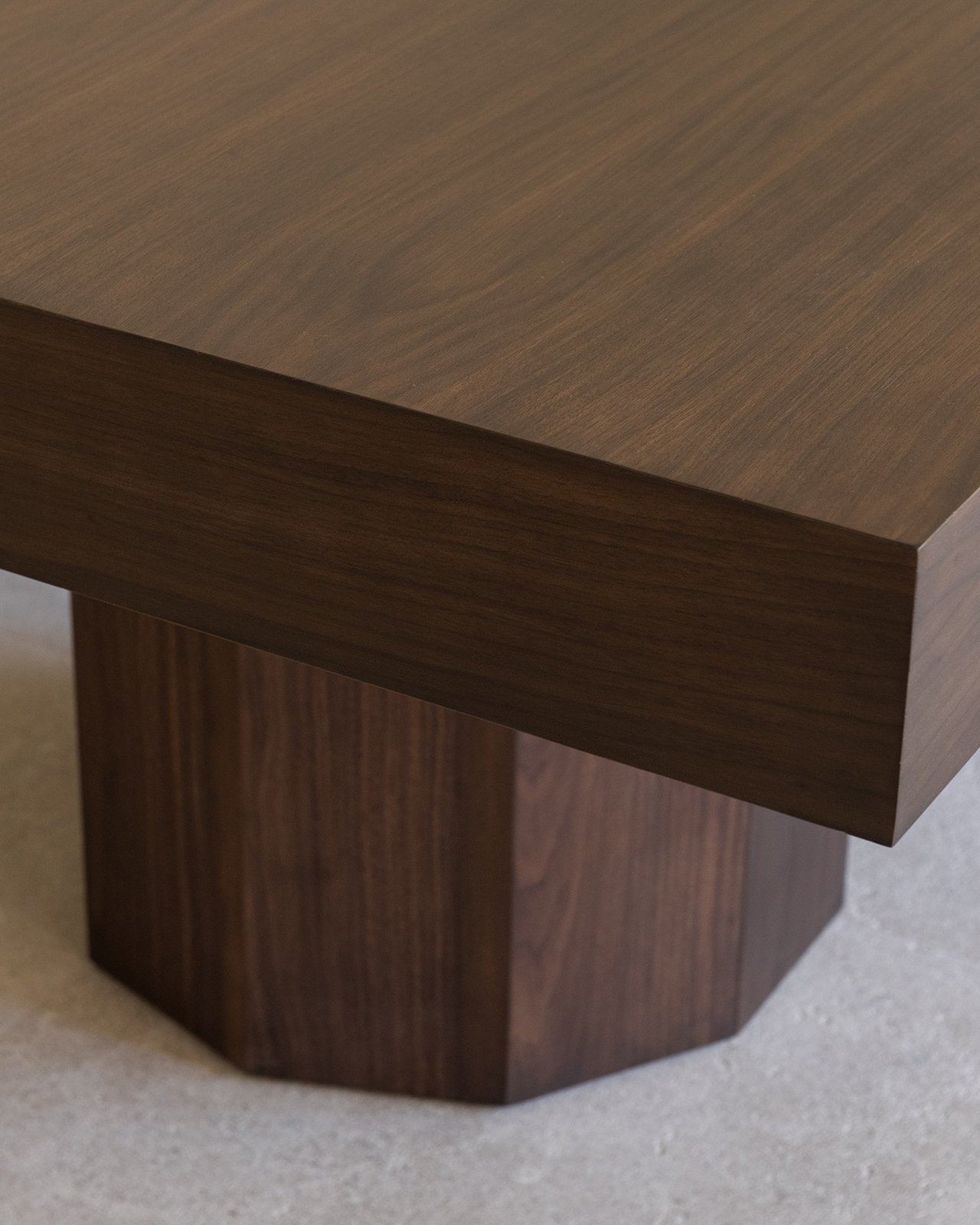 Studio OSKLO: Trousdale'ın Altın Çağı, Mobilyada Yeniden Doğuyor