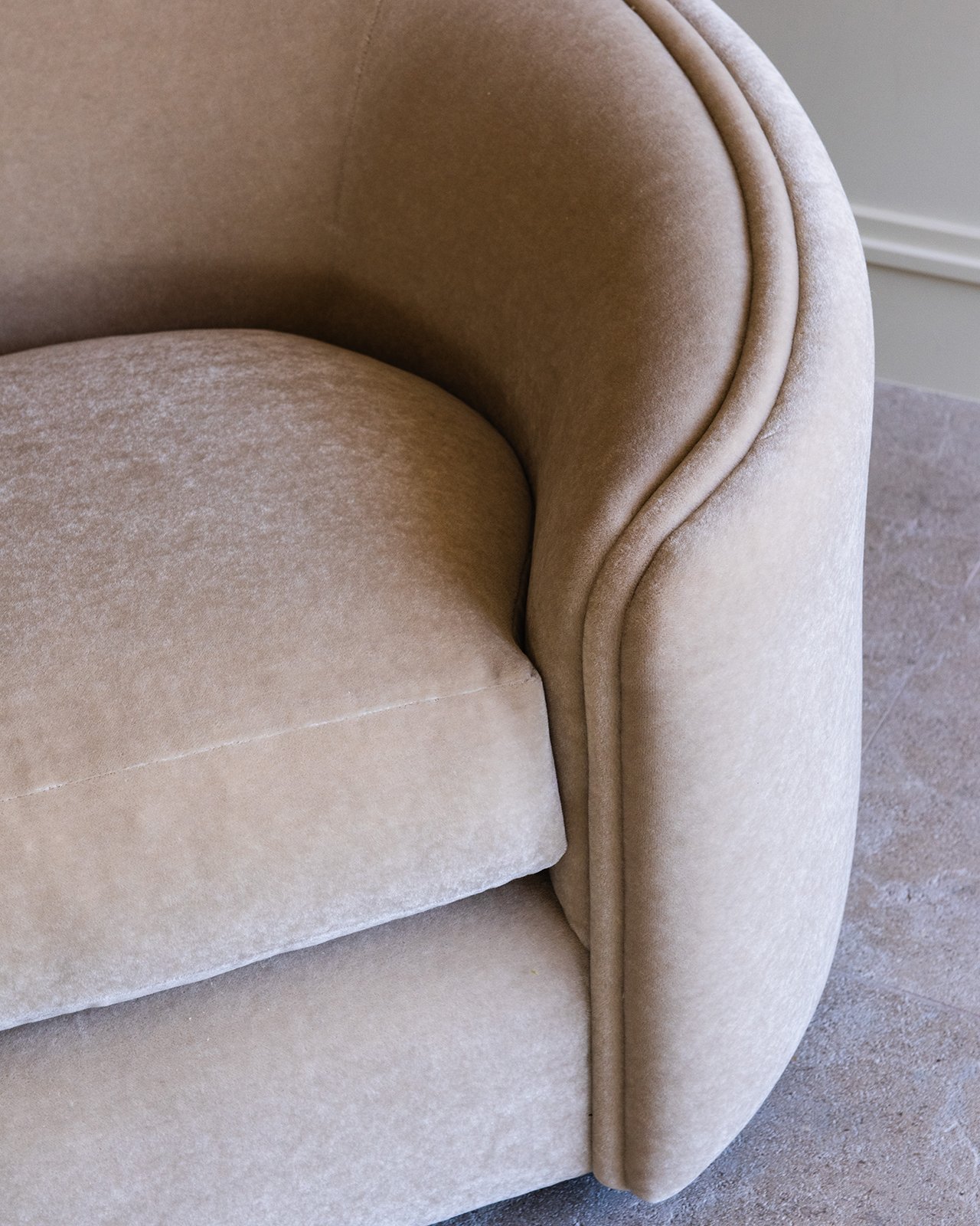 Studio OSKLO: Trousdale'ın Altın Çağı, Mobilyada Yeniden Doğuyor