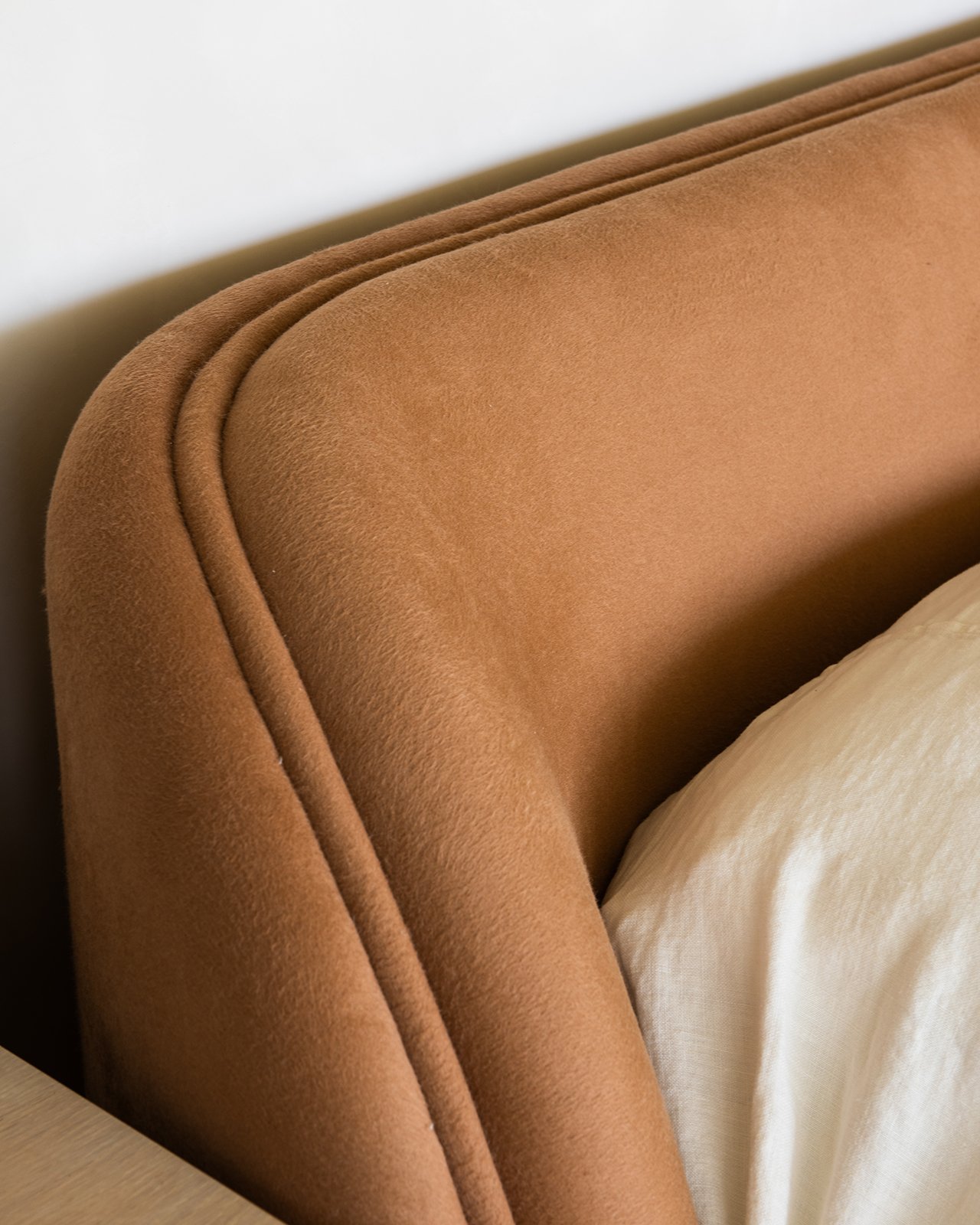 Studio OSKLO: Trousdale'ın Altın Çağı, Mobilyada Yeniden Doğuyor