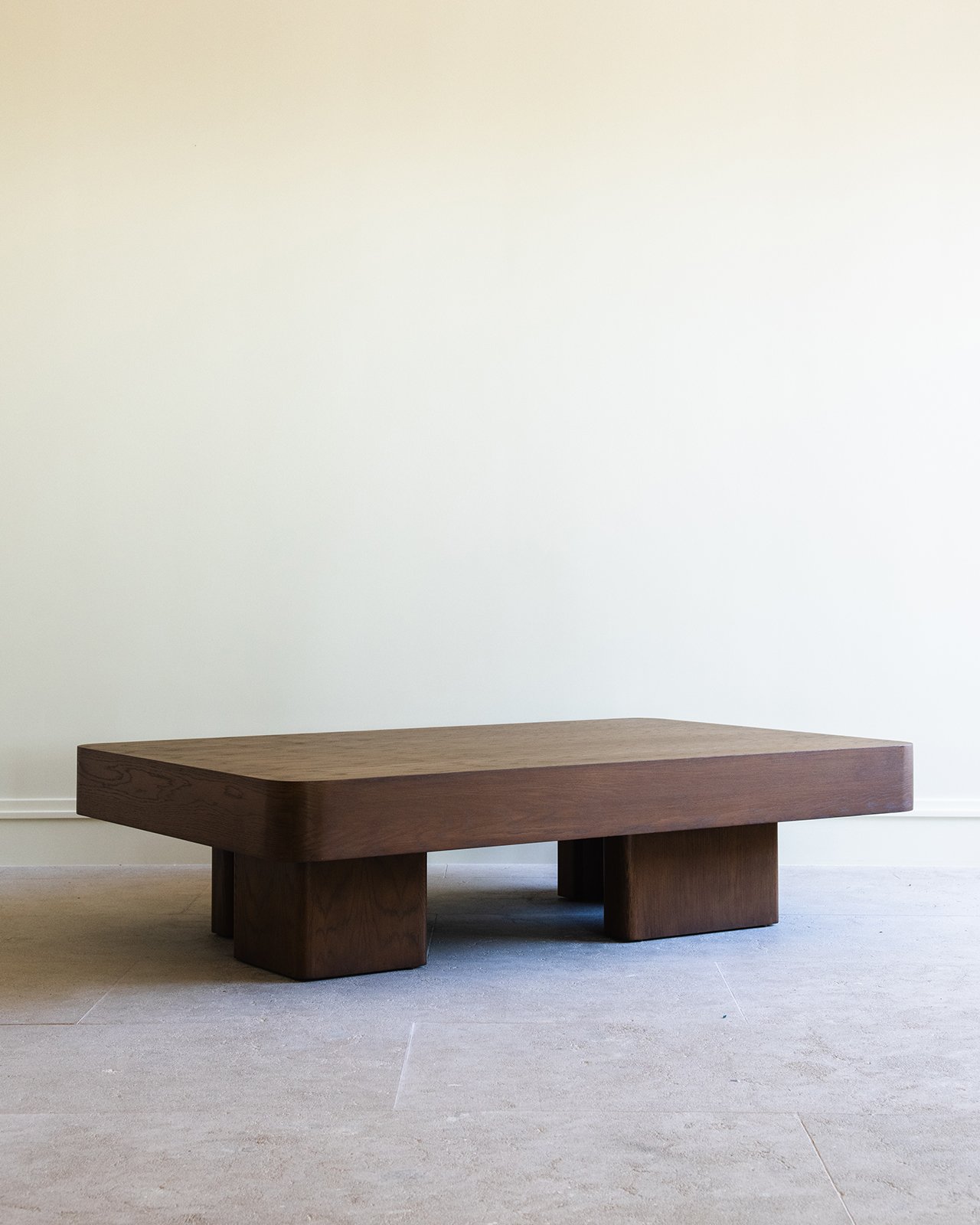 Studio OSKLO: Trousdale'ın Altın Çağı, Mobilyada Yeniden Doğuyor