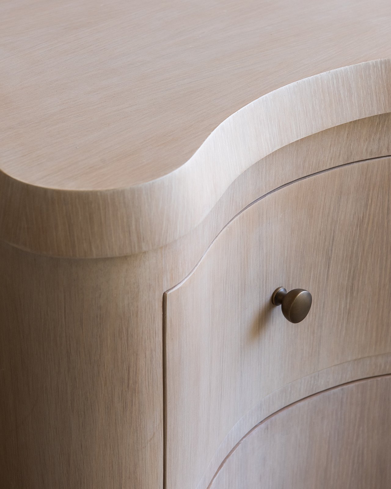 Studio OSKLO: Trousdale'ın Altın Çağı, Mobilyada Yeniden Doğuyor