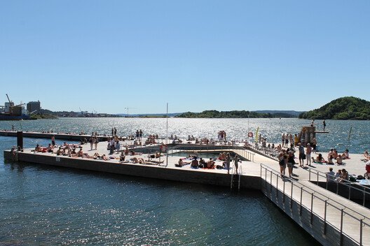 Yüzen Mimari: Su Üzerinde Yaşamın Geleceği ve Dönüşen Kentler