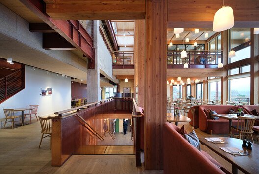 Galler'in Kalbi Theatr Clwyd, Haworth Tompkins İmzasıyla Yeniden Doğdu