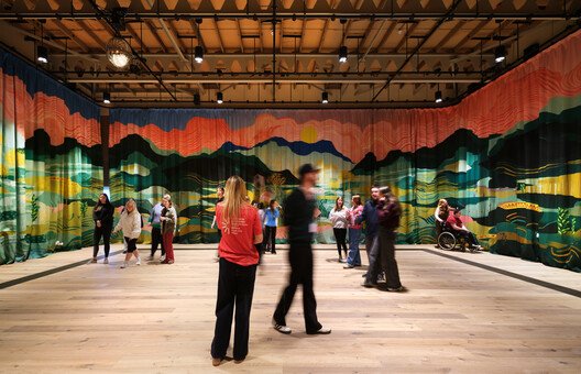 Galler'in Kalbi Theatr Clwyd, Haworth Tompkins İmzasıyla Yeniden Doğdu