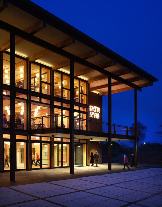 Galler'in Kalbi Theatr Clwyd, Haworth Tompkins İmzasıyla Yeniden Doğdu