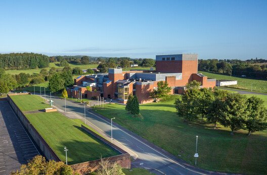 Galler'in Kalbi Theatr Clwyd, Haworth Tompkins İmzasıyla Yeniden Doğdu