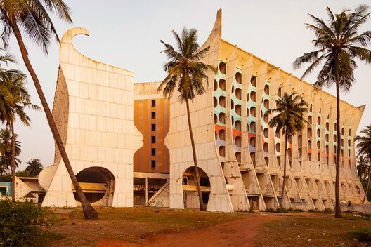 Hôtel de la Paix: Togo'nun Kayıp Modern Mirası Yeniden Canlanıyor