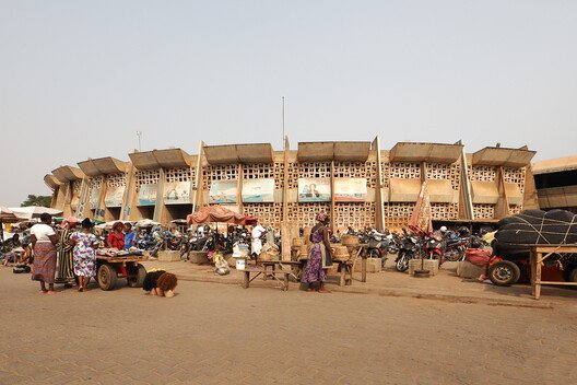 Hôtel de la Paix: Togo'nun Kayıp Modern Mirası Yeniden Canlanıyor