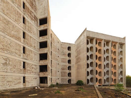 Hôtel de la Paix: Togo'nun Kayıp Modern Mirası Yeniden Canlanıyor