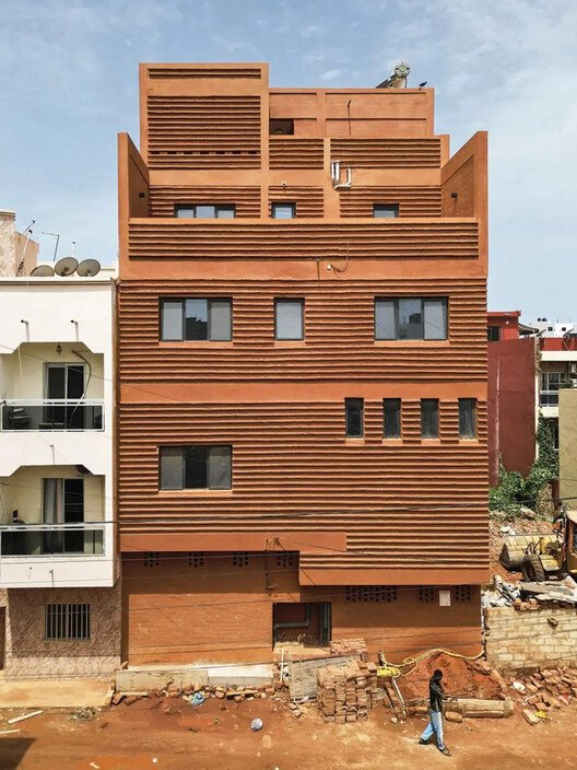 Toprağın Sessiz Gücü: Afrika'dan Sürdürülebilir Mimariye Miras