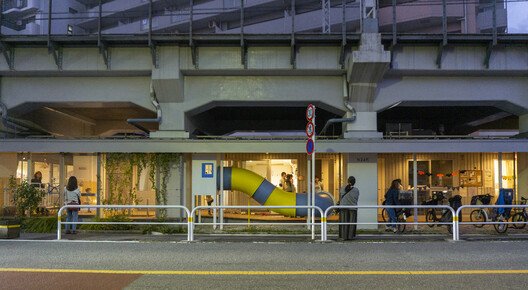 Kentin Gizli Yaşamı: Yükseltilmiş Altyapı Altındaki Kamusal Alanlar