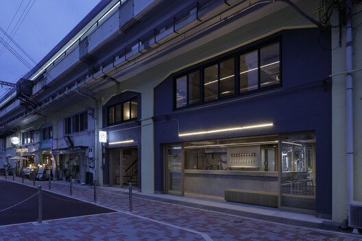 Kentin Gizli Yaşamı: Yükseltilmiş Altyapı Altındaki Kamusal Alanlar