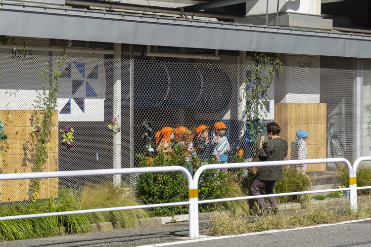 Kentin Gizli Yaşamı: Yükseltilmiş Altyapı Altındaki Kamusal Alanlar