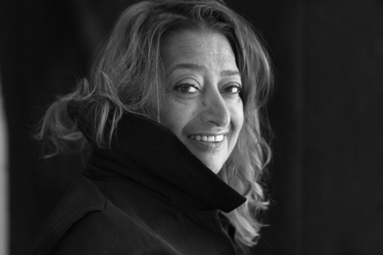 Zaha Hadid: Mimarinin Sınırlarını Zorlayan Akışkan Deha