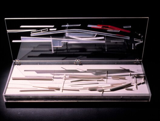 Zaha Hadid: Mimarinin Sınırlarını Zorlayan Akışkan Deha