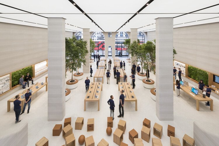 Apple'ın Mekan Dili: Cam, Düzen ve Deneyimin Kusursuz Harmanı