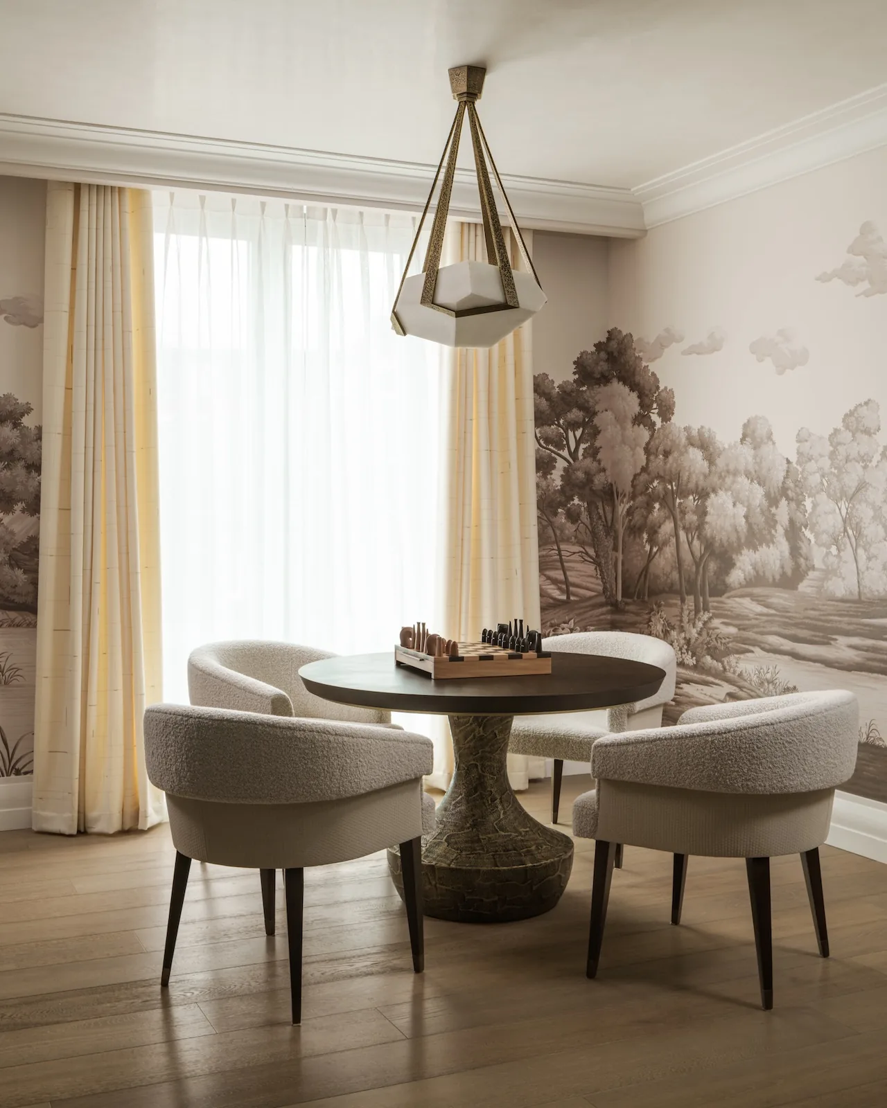 Bergman Design House: Londra'da Zamanla Büyüyen Bir Arşiv Dairesi