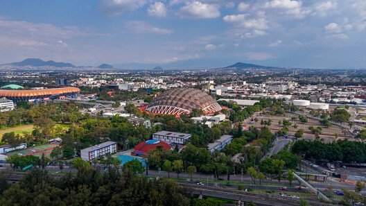 Betonun Dansı: Candela ve Meksika Olimpiyatları'nın Kalıcı Mirası