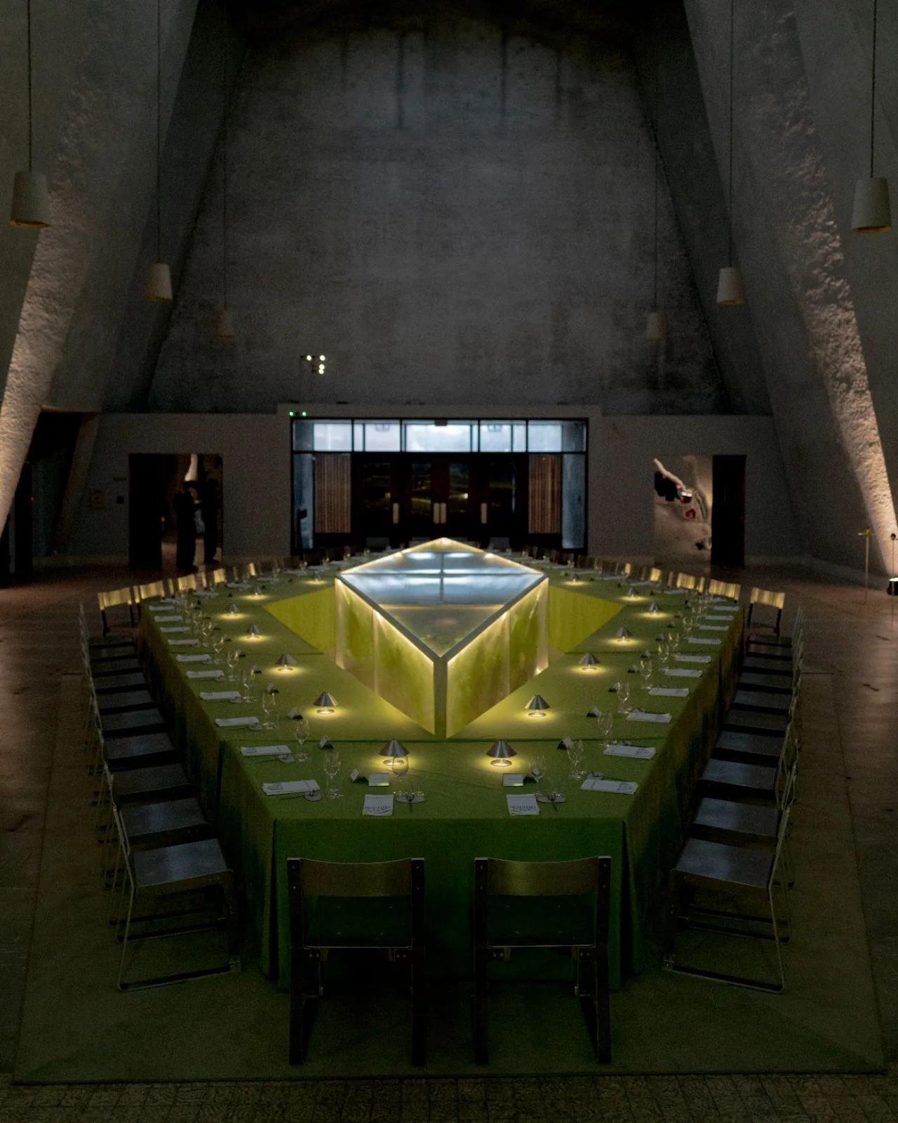 Brütalist Mimari ve Gastronomi: Efflorescence Deneyimi