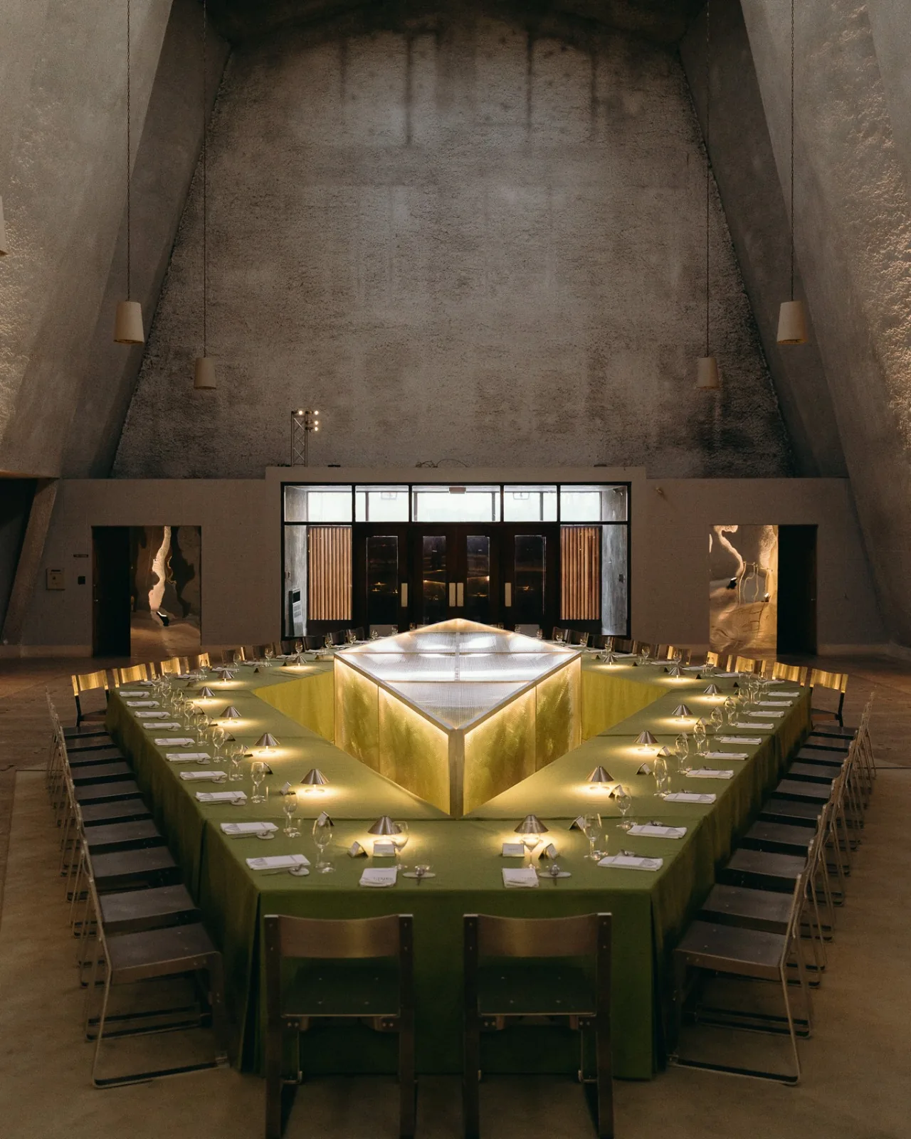 Brütalist Mimari ve Gastronomi: Efflorescence Deneyimi