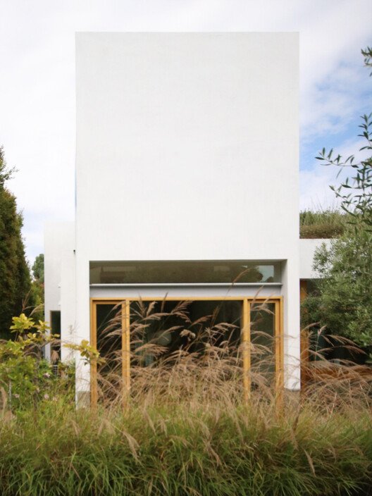 Bearing House: Büyük Aileye Yuva, Kuşaklararası Yaşamın Mimarı