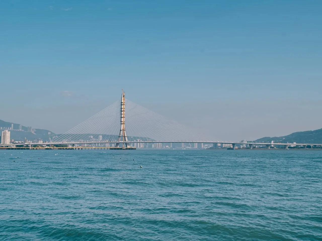 Dünyanın En Uzun Tek Direkli Köprüsü: Danjiang Açıldı