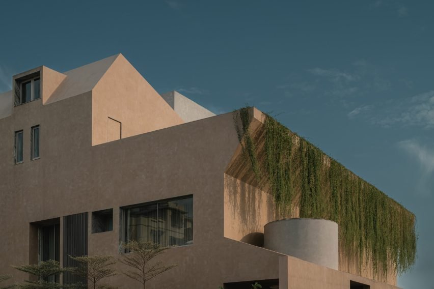 Gujarat’ın Sıcağına Meydan Okuyan Modernist Bir Yuva: Amaltash