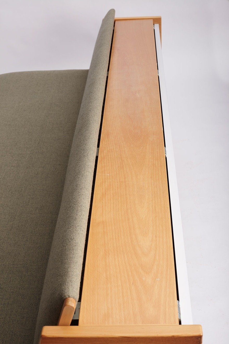 Wegner'in Dehası: GE-258 Divan ile Gizli Depolamanın Estetik Dansı