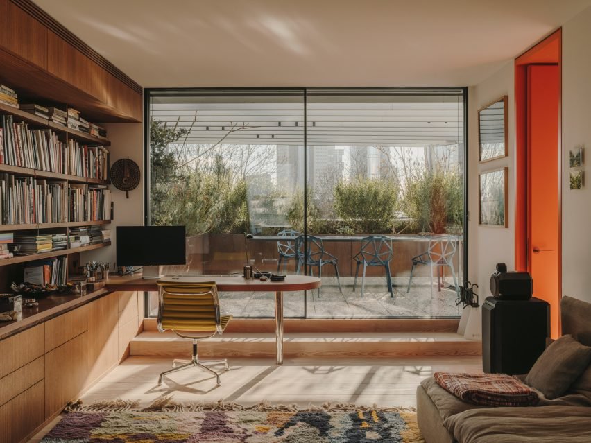 Holzrausch Penthouse: Frankfurt'ta Şehirle Bütünleşen Çatı Bahçesi