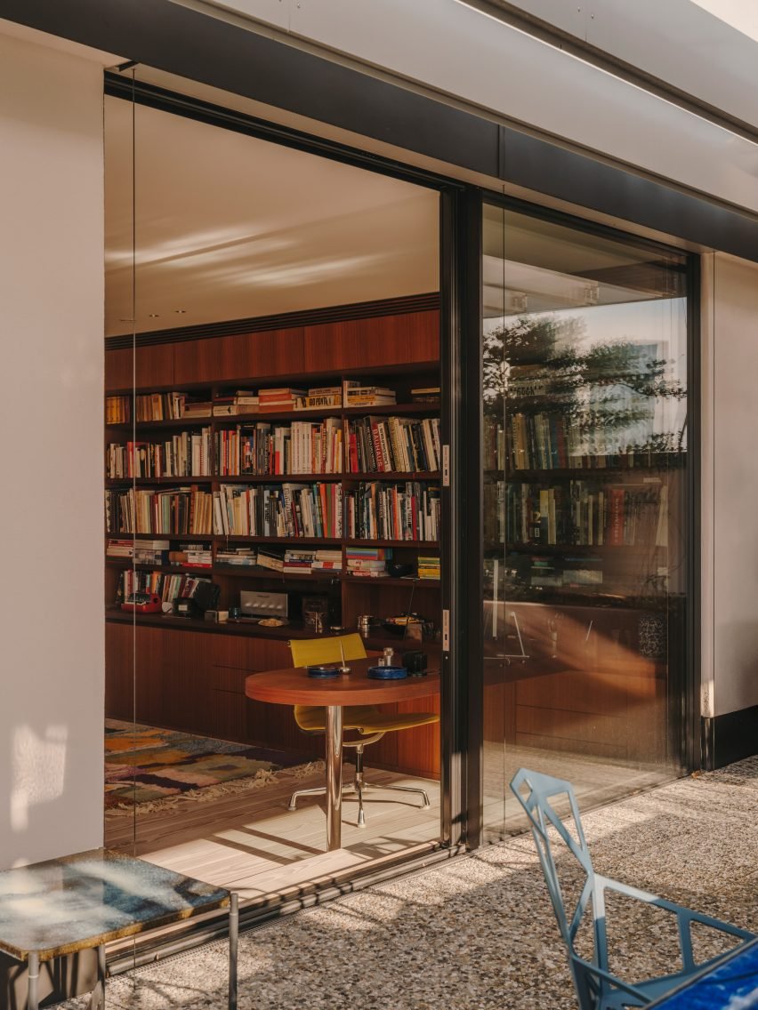 Holzrausch Penthouse: Frankfurt'ta Şehirle Bütünleşen Çatı Bahçesi