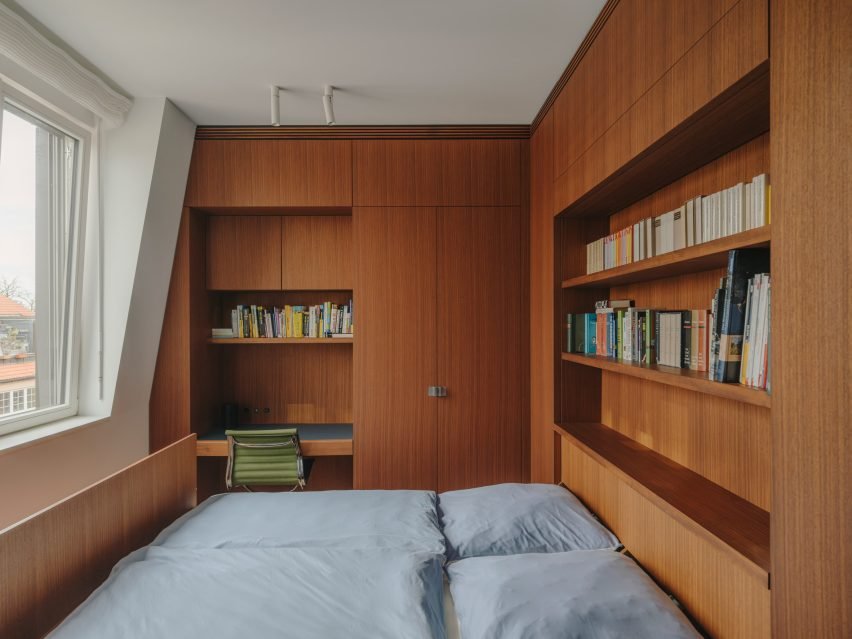 Holzrausch Penthouse: Frankfurt'ta Şehirle Bütünleşen Çatı Bahçesi