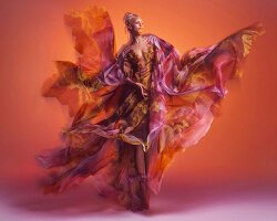 Iris Van Herpen: Sınırları Aşan Moda, Duyuları Şekillendiren Sanat