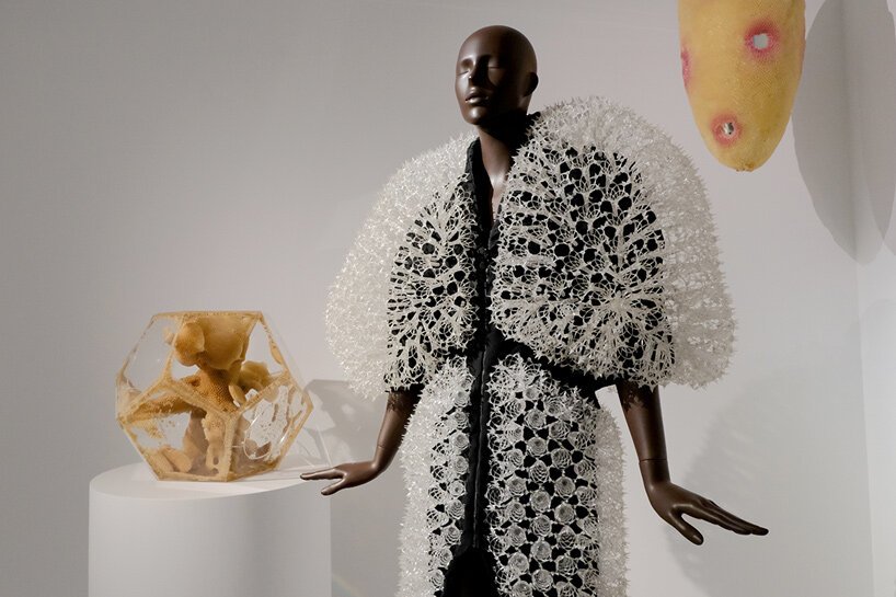 Iris Van Herpen: Sınırları Aşan Moda, Duyuları Şekillendiren Sanat