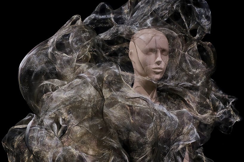 Iris Van Herpen: Sınırları Aşan Moda, Duyuları Şekillendiren Sanat